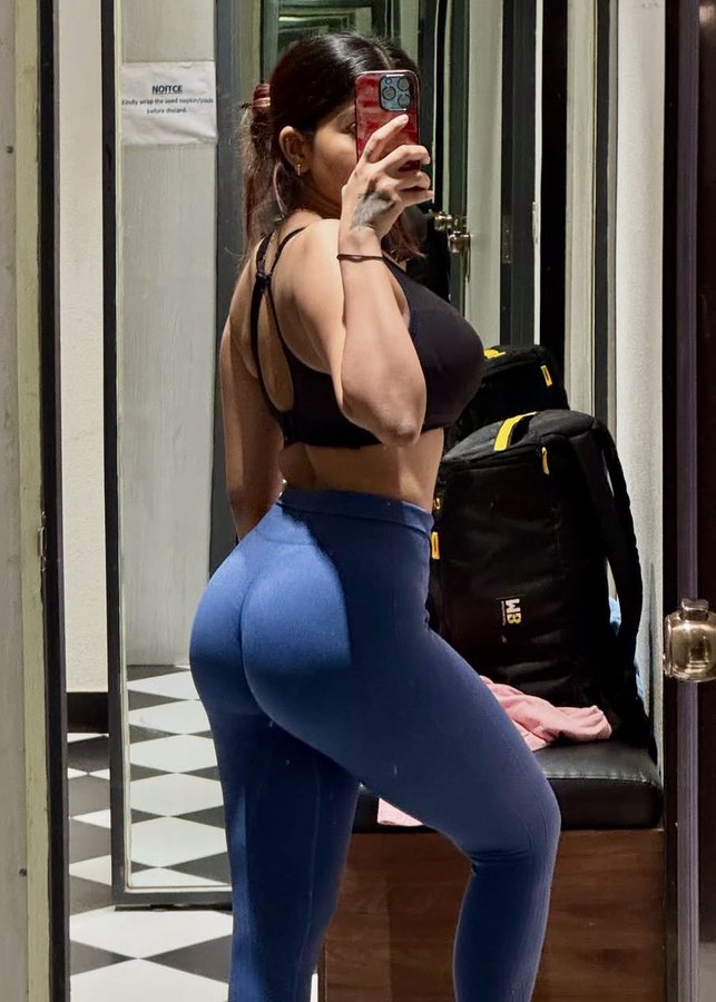 Gx_0IESXIAAwXXs?format=jpg&name=900x900