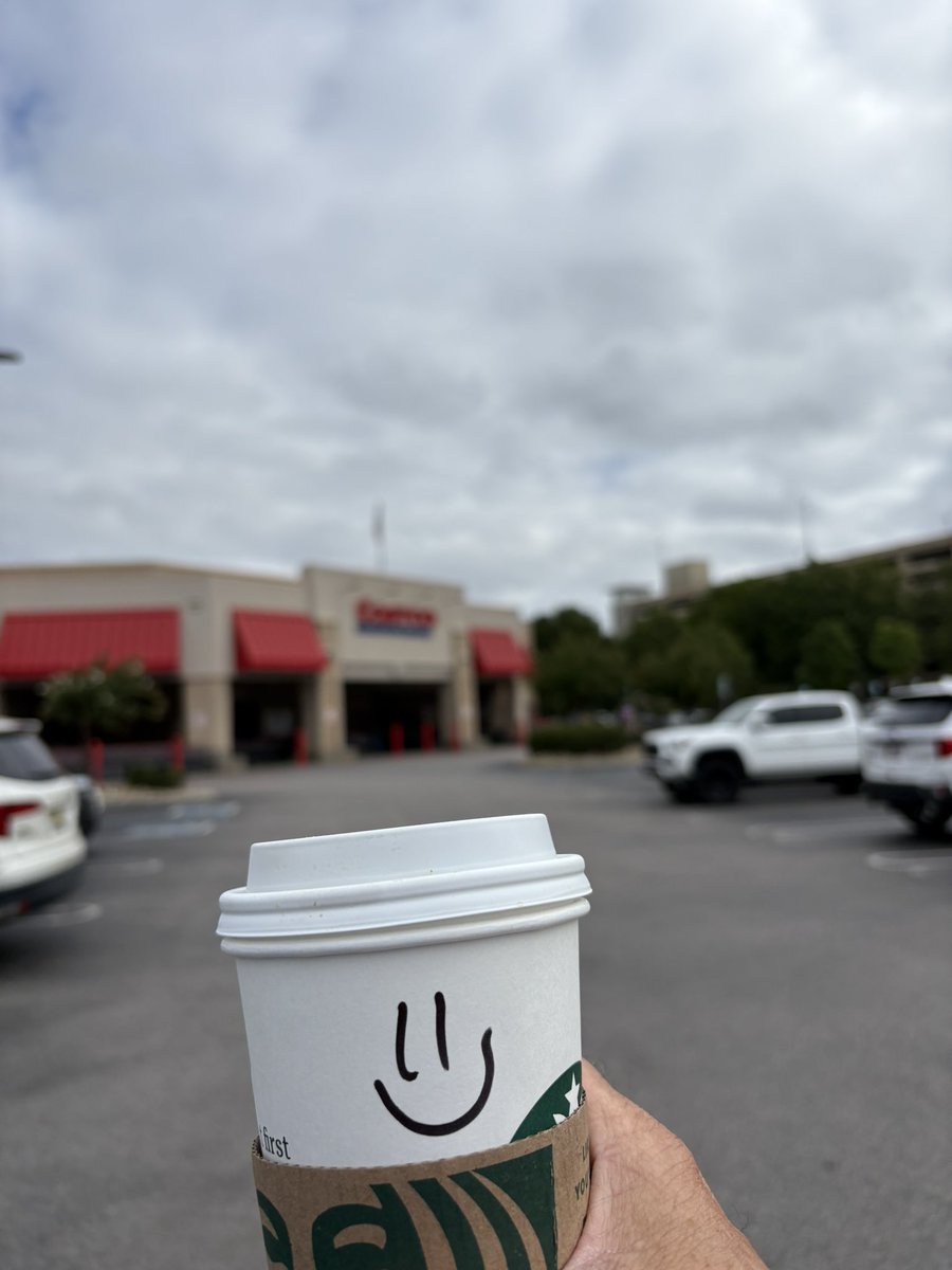 Bama26Point2's tweet image. 9:11am * have my toxin in hand .. my list in my head and the most enjoyable hour possible at Costco during Exec Members hour @Costco #javajunkie