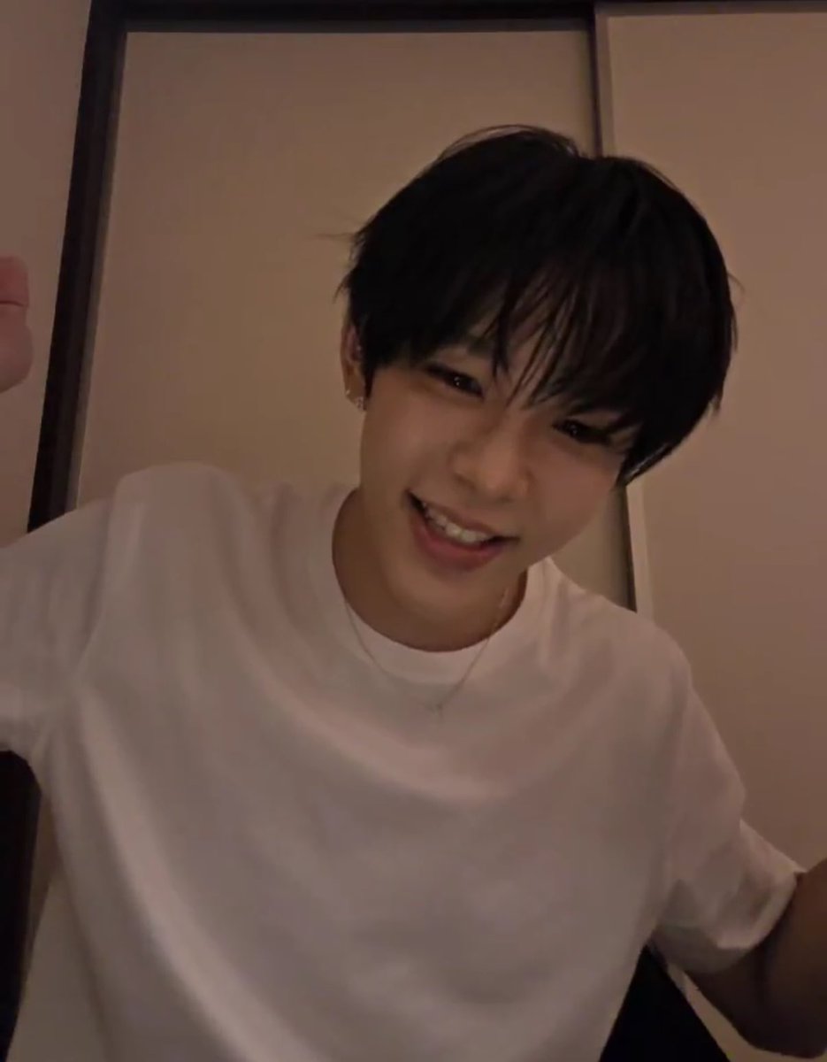 #쇼타로
나니가스키이~?  
♡♪(๑ᴖ◡ᴖ๑)♪♡