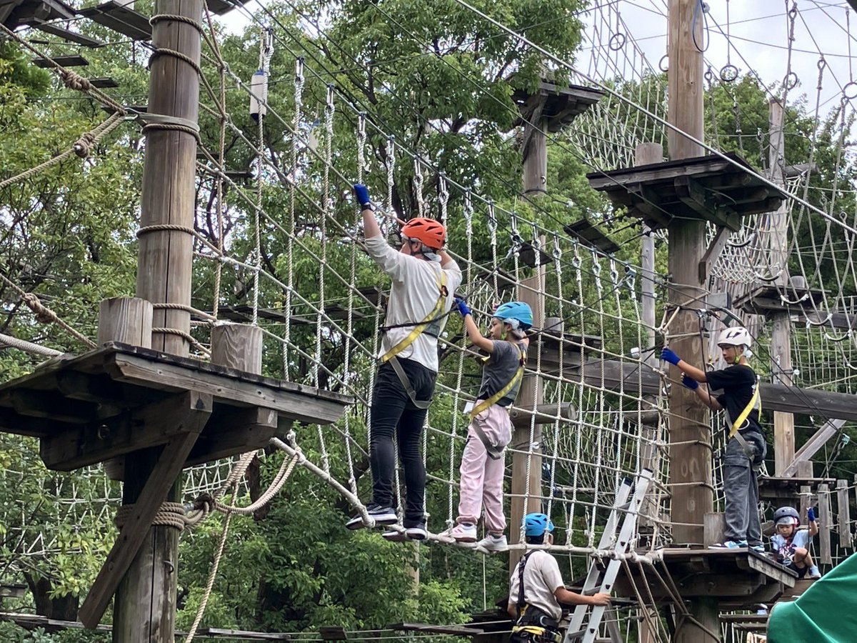 gyosyo_npm's tweet image. 今週末は親戚のいる長崎に来ております🚗

昨日到着して今日はハウステンボスで楽しみました☺️
10年以上ぶり。従兄弟とのアスレチックでめちゃくちゃ疲れました🤣

現在は大雨と雷が続いております☔️
明日はBBQの予定でしたが厳しそうです😥