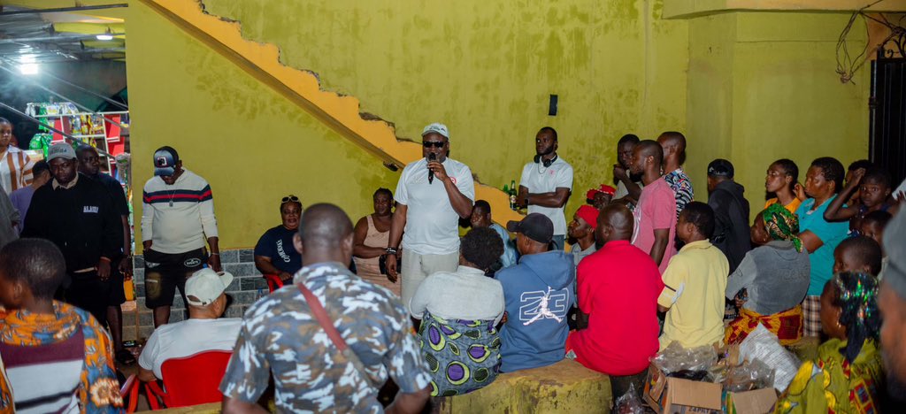 OkojieJo's tweet photo. We moved from there to Esan North East in Uromi and went on street-to-street sensitisation.

Indeed, Esan people are poised to stand by EQUITY, JUSTICE and FAIRNESS.

#BuildingABetterFutureforOurPeople 
#PJO4Senate
#VotePDP 
#PrinceJoeOkojie https://t.co/IOqszv2oLd