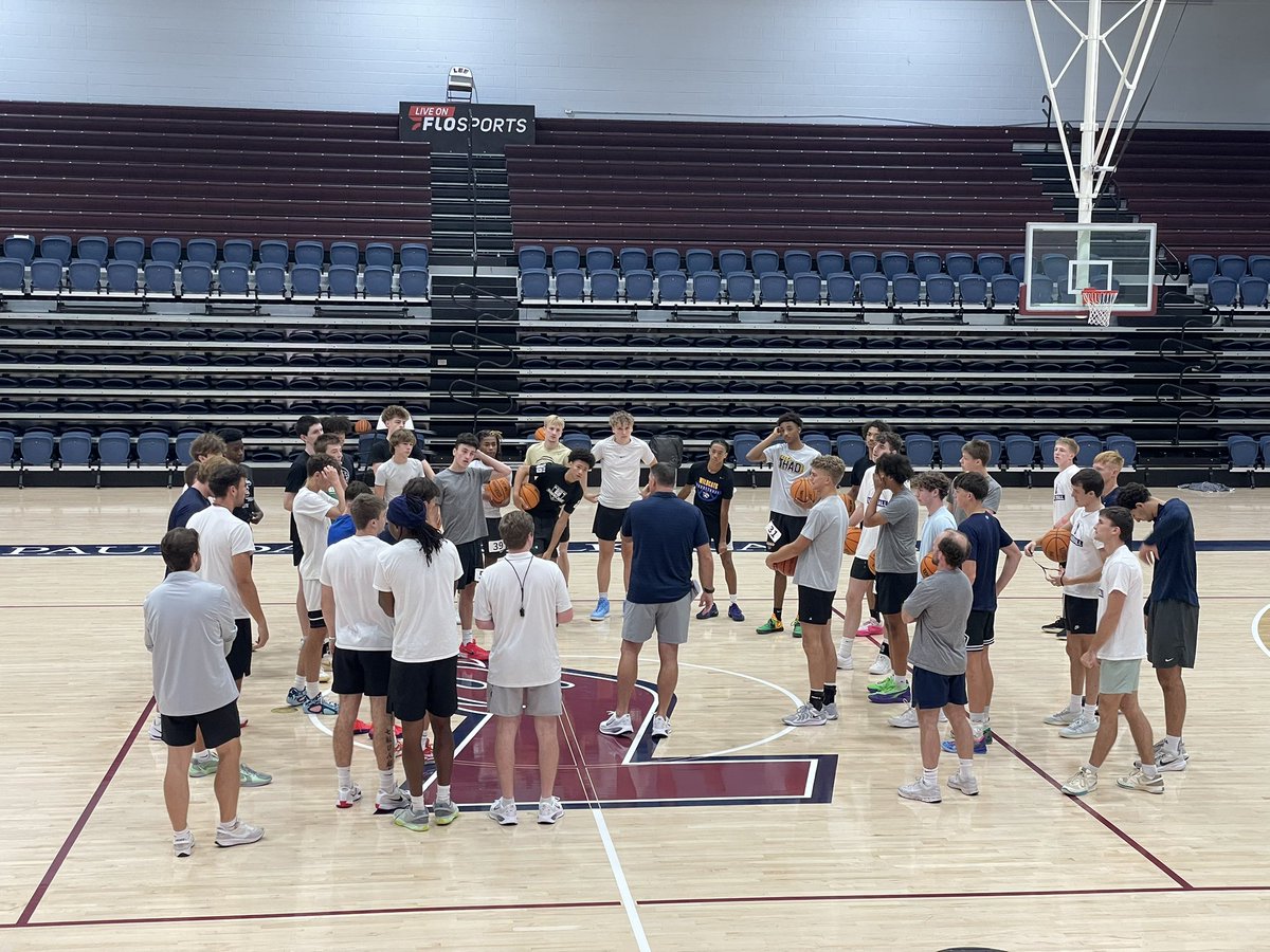 Great day at Lee University’s Elite Camp yesterday. Another day to compete, challenge, and improve! Thank you to the coaches and the team for creating a great atmosphere and camp schedule. 
<a href="/LeeUMBB/">LeeU Men's Basketball</a> 
<a href="/HCBubbaSmith/">Ryan Bubba Smith</a>