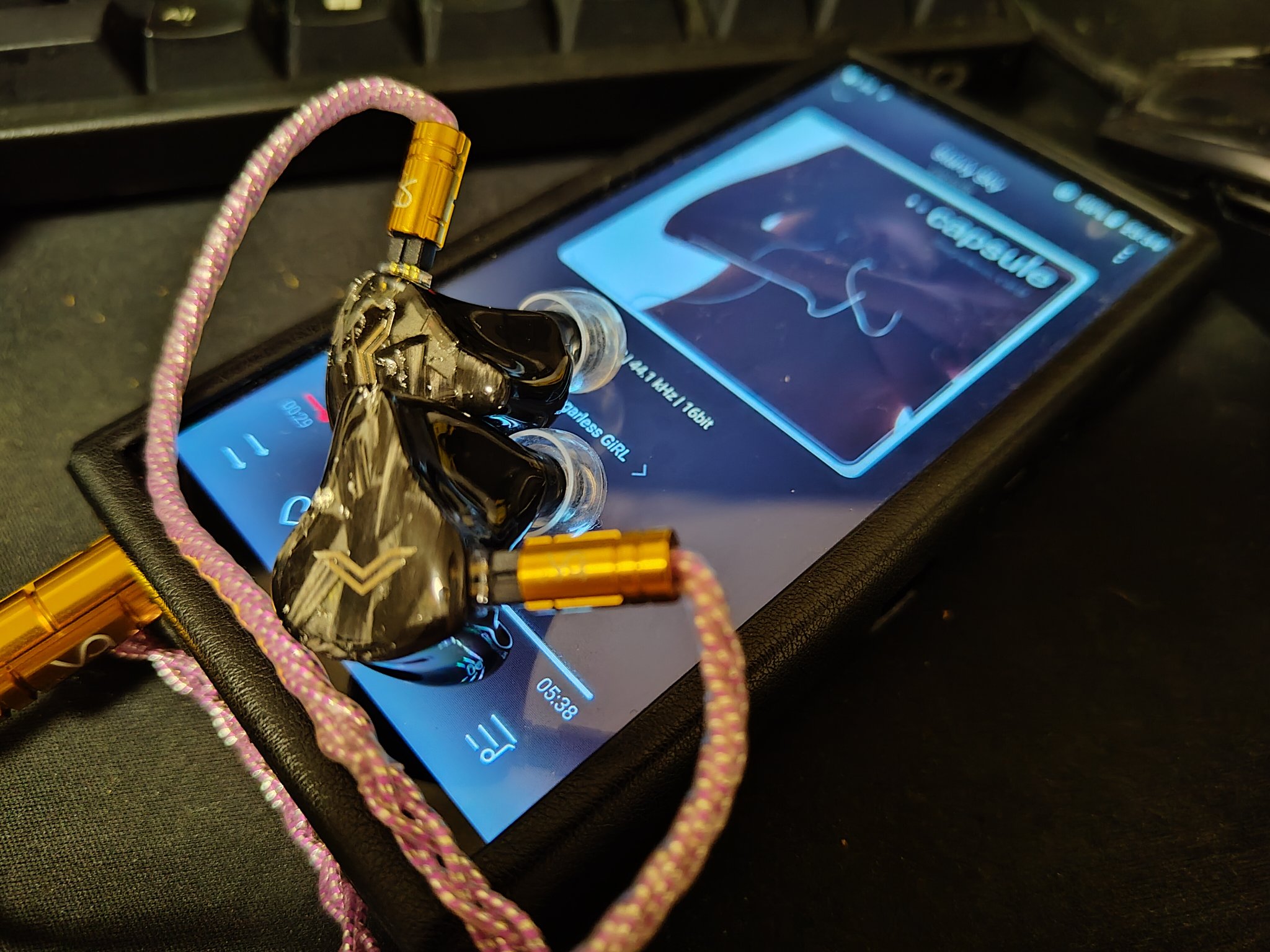 【美品】AuR Audio Neon Pro 限定カラー IKEA 美品】AuR Audio Neon Pro 限定カラー IKEA 感想】AüR Audio