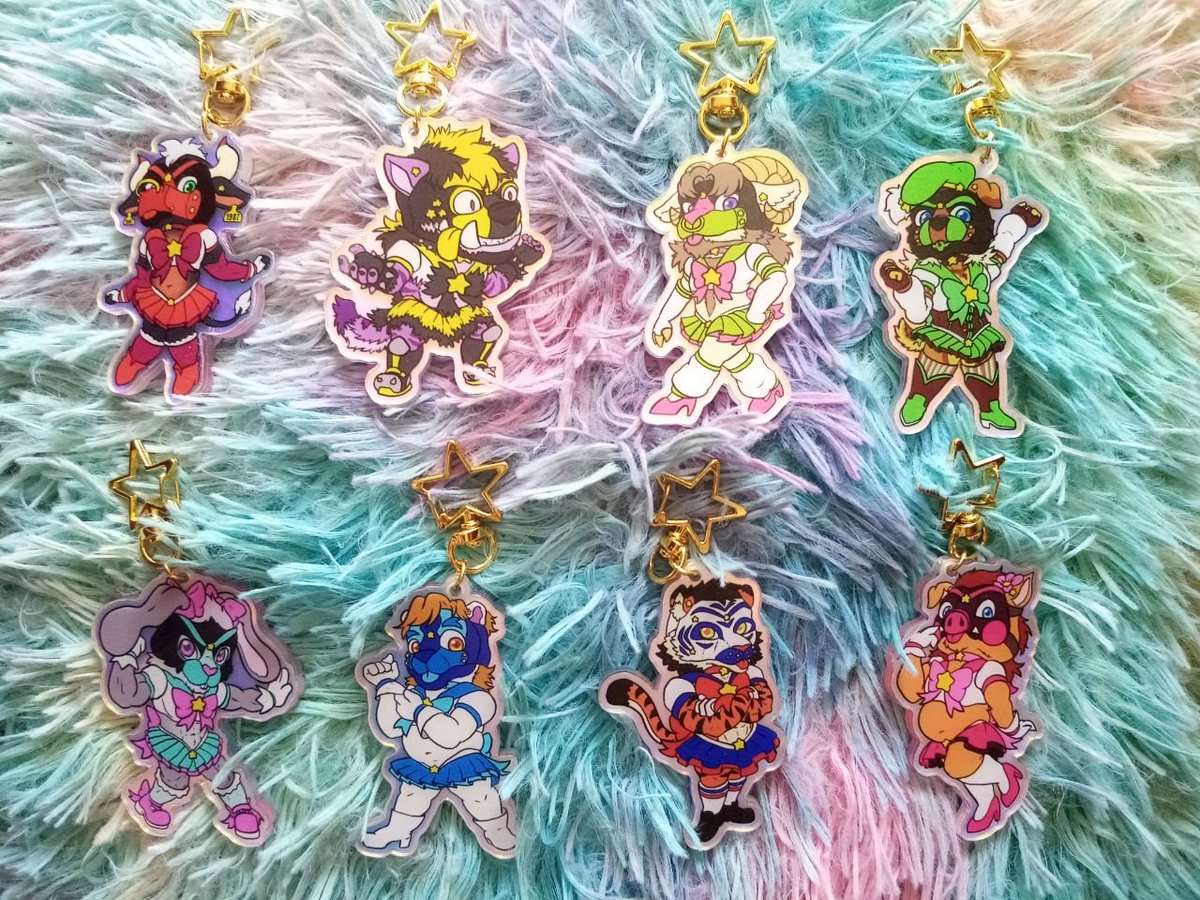 Al final imprimi 3 llaveros de cada diseño extra, estarán a $150 cada uno, pueden ir apartando el suyo para que no se acaben, entregó durante la #WarningYIFF , en casó de no asistir, igual podemos pactar un punto de encuentro cerca del evento