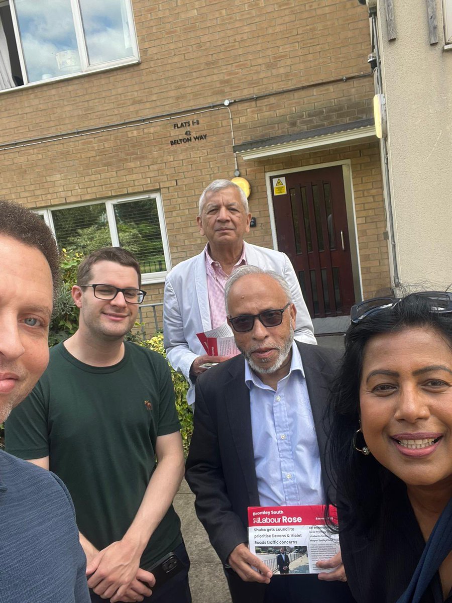 Unmesh Desai AM (@unmeshdesai) on Twitter photo With Bromley South Labour out campaigning,listening to local concerns and making residents aware of the work of our councillor <a href="/ShuboHussain/">Shubo Hussain</a> on their behalf. As well as delivering a message from our Mayoral candidate <a href="/CllrSirajIslam/">Cllr. Sirajul Islam</a> re the case for change.
Good response ! With Bromley South Labour out campaigning,listening to local concerns and making residents aware of the work of our councillor <a href="/ShuboHussain/">Shubo Hussain</a> on their behalf. As well as delivering a message from our Mayoral candidate <a href="/CllrSirajIslam/">Cllr. Sirajul Islam</a> re the case for change.
Good response !