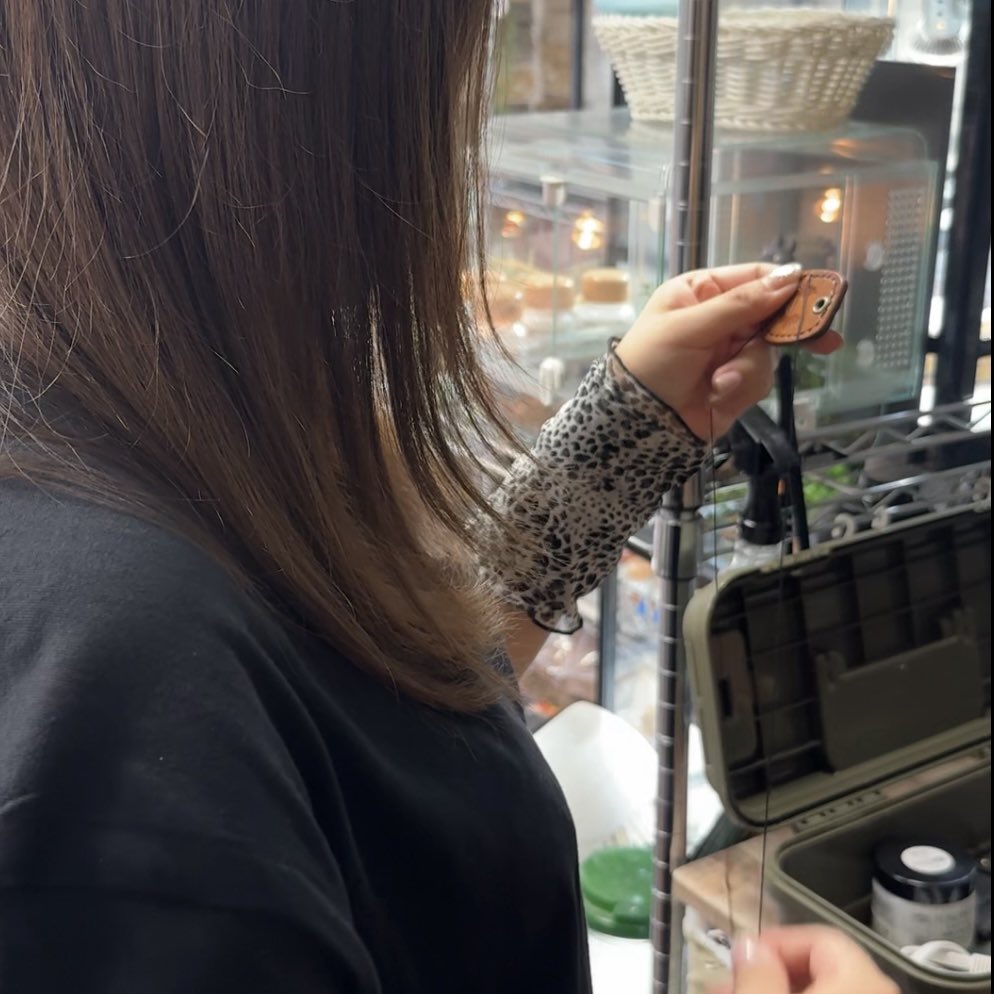 EQUALさんの来店イベント2日目も無事終了しました〜🥹

初日から沢山のお客様にご来店いただき、色んなお話も出来てすごく楽しかったです🙏🏻💕
ありがとうございました！！

レザークラフトに興味があったので、空き時間に実際縫わせてもらったりとめちゃくちゃ勉強になりました🤩