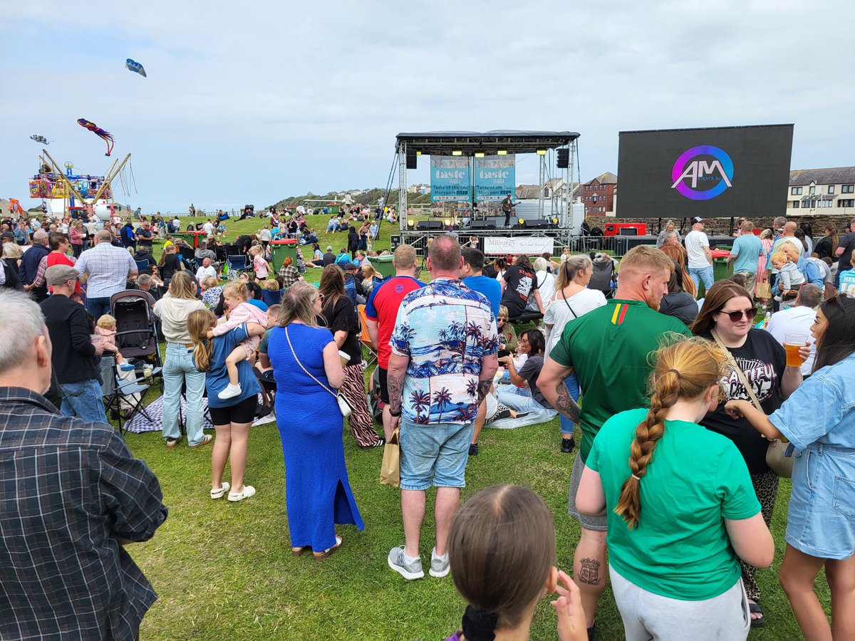 Last performer of the weekend... The Johnny Morton Show is having a blast. Maryport - you've been ace!