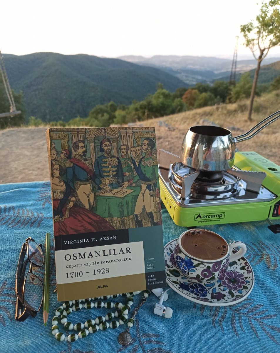 Savaş kimin haklı olduğunu değil,sadece geriye kimin kaldığını belirler.
🎼🎵 #gökselbaktagir #kitap #kahve #müzik #kitapheryerde #kuşatılmış #bir #imparatorluk #vakayıhayriye #kırımsavaşı #isyanlar #tanzimat 
#doğu #tehdidi #düşük #diplomasi #batılılaşma #hevesi #çöküş