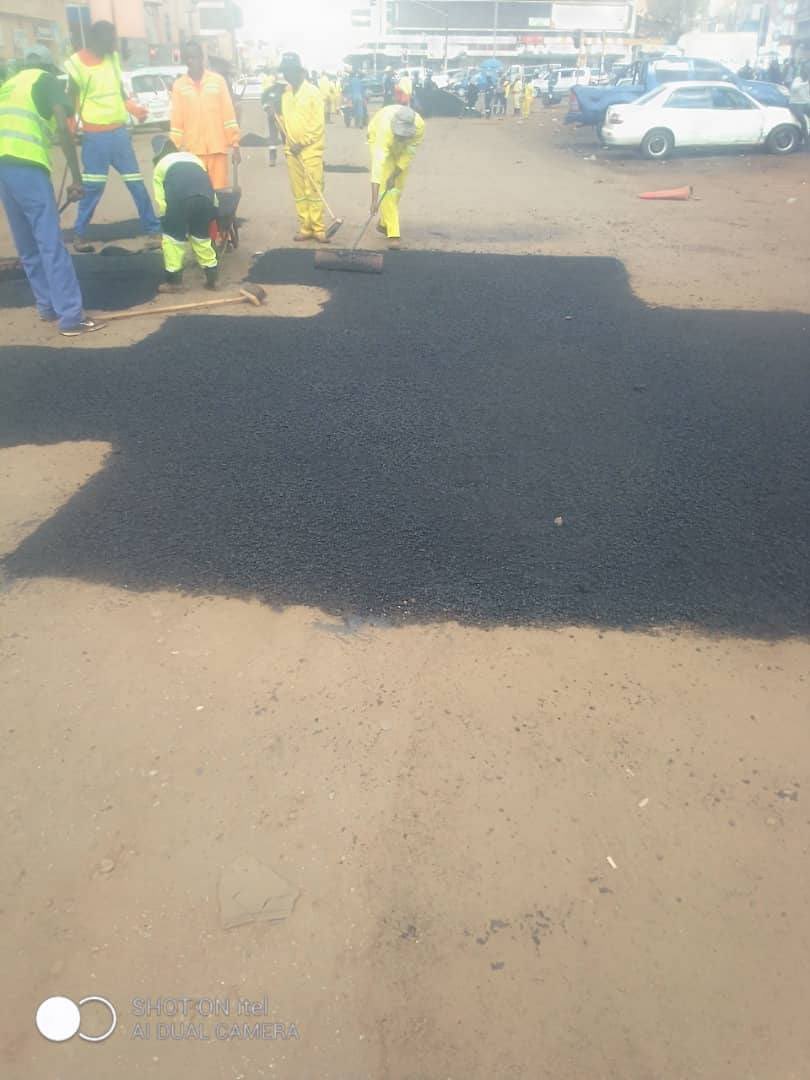 The City of Harare workers were busy repairing several roads across the city. In the pictures, council crews can be seen working on Robert Mugabe Street and Kaguvi Street.