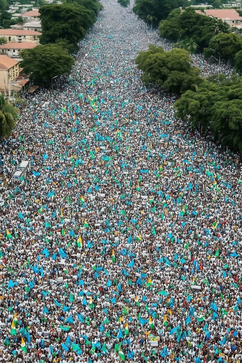 1m protestors in the streets of Abidjan, Ivory Coast🔥
#RutoMustGoNow
#OccupyStatehouse2025