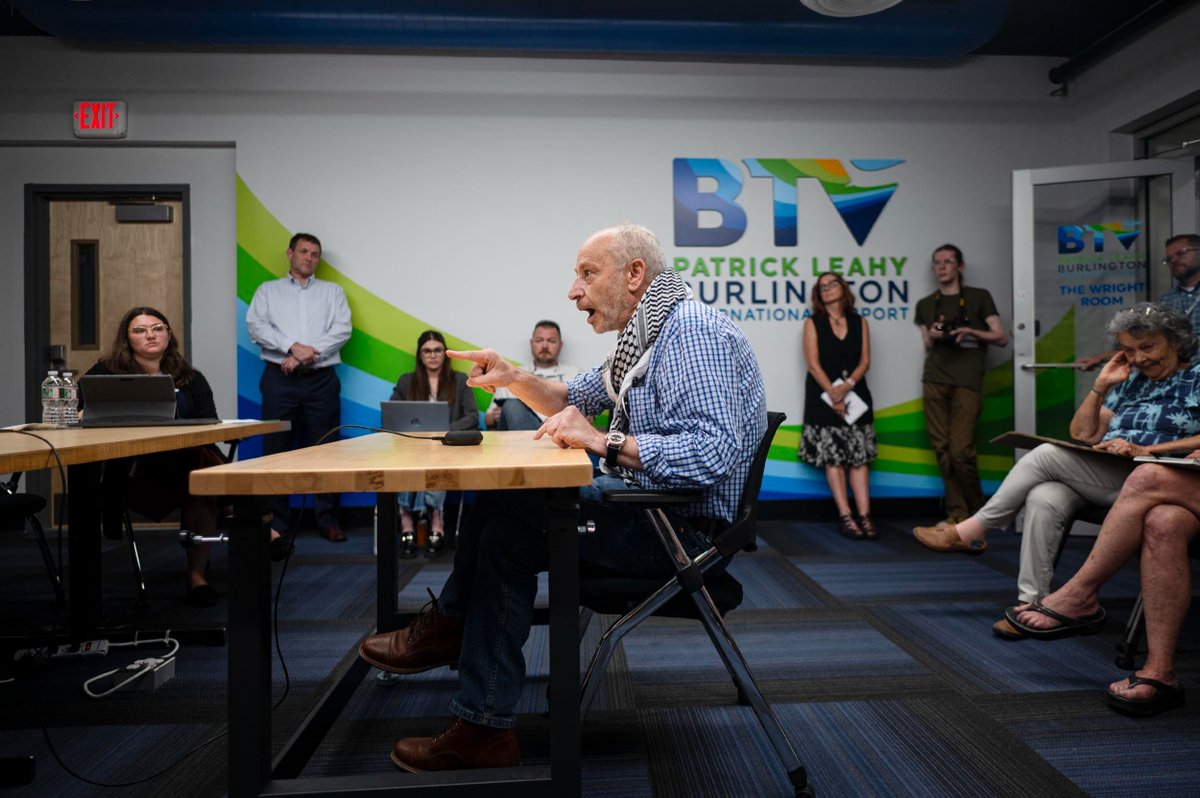 vtdigger's tweet image. Vermonters demand action on ICE transfers at airport meeting #vtpoli buff.ly/TfRoZrL