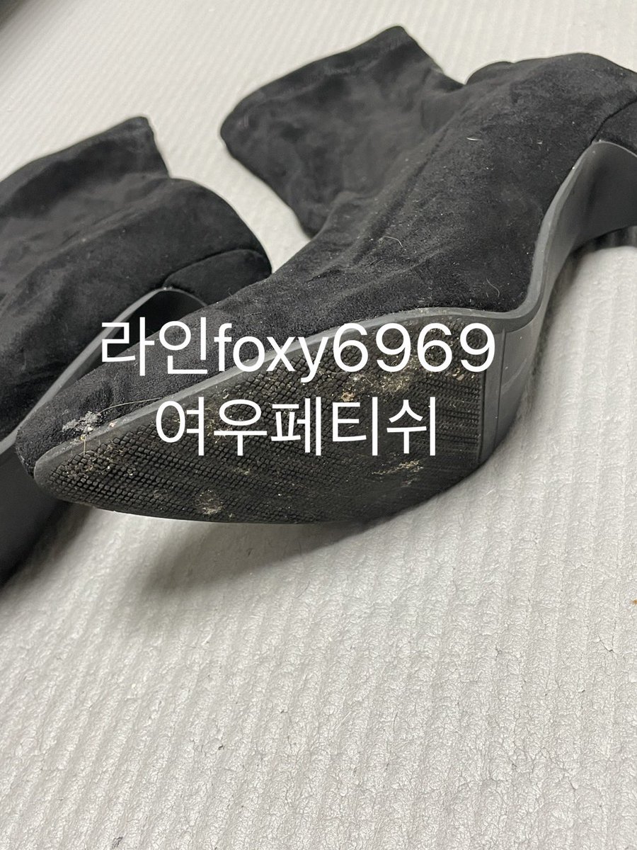 znzn0438's tweet photo. 알파남들 만날때 신고다녔던 여우 최애 부츤��
자지갑오빠들이 구매하는걸로 ㅎㅎ존나오래댐
택포 11.0 ~~ 🦊

신던신발 자지갑 핀돔 노예 발노예 구두 중고팬티 입던속옷 인간atm 신던양말 발페티쉬 발바닥 https://t.co/VlwEFliG4B