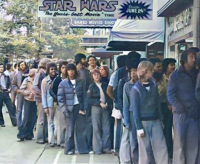 RetroCoast's tweet image. Remember when movies were so good that people would line up around the block to buy tickets? #1970s