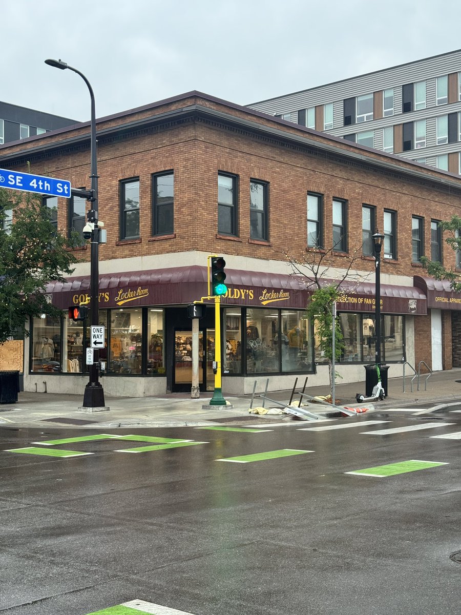 Noel Thompson tweet media