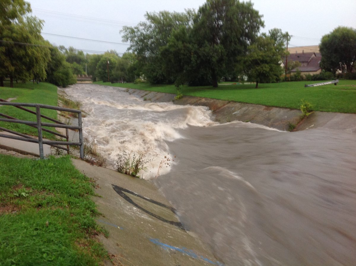 🚧 Heavy Rains = Dangerous Rivers 🚧
Please be safe around our concrete-lined rivers. STAY OUT of the concrete-lined channel since the water is fast-moving and the concrete is slippery.