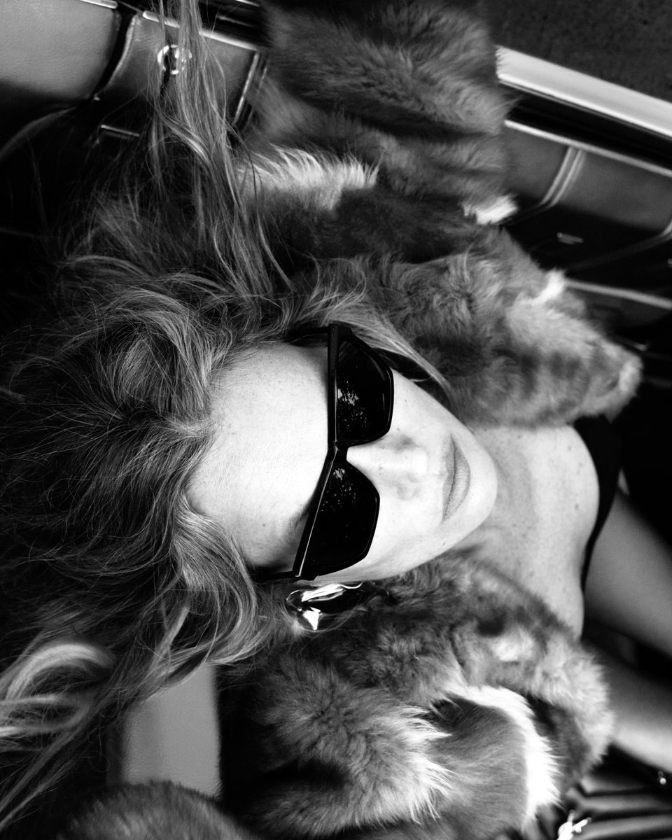 YSL tweet picture