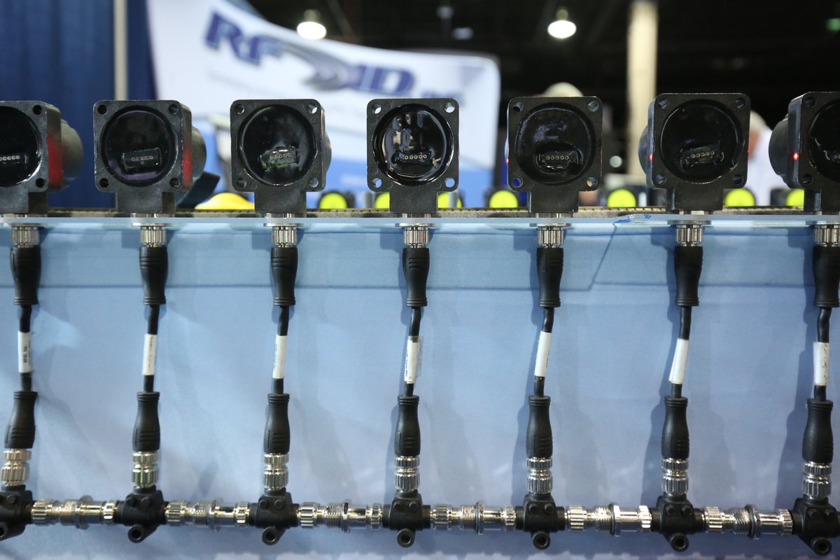AssemblyMag1's tweet image. 👁️Our photographer has an eye for capturing the vibrant, impressive equipment on display at the ASSEMBLY Show! 

Learn more about the show. 🔗 assemblymag.com/the-assembly-s…

#ASSEMBLYShow #automation #assemblysystems #manufacturing #engineering