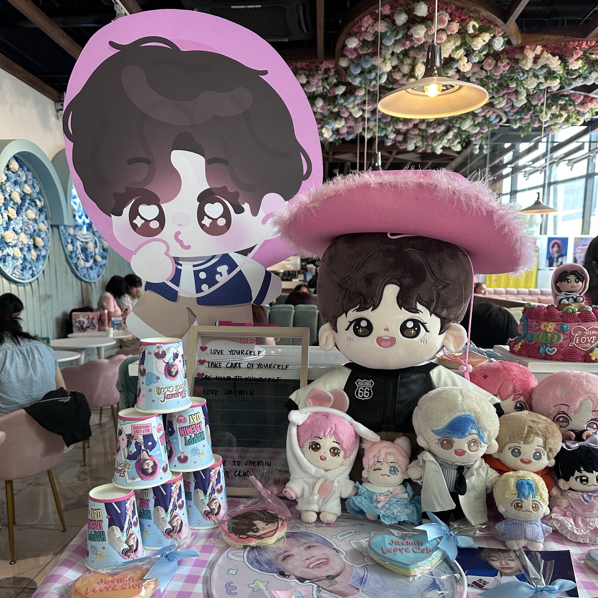 JAEMIPITY's tweet image. tysm @mypopstarjm for this very cute and princess-like jaemin cse 💝!!!

#JaeminLeoveClub