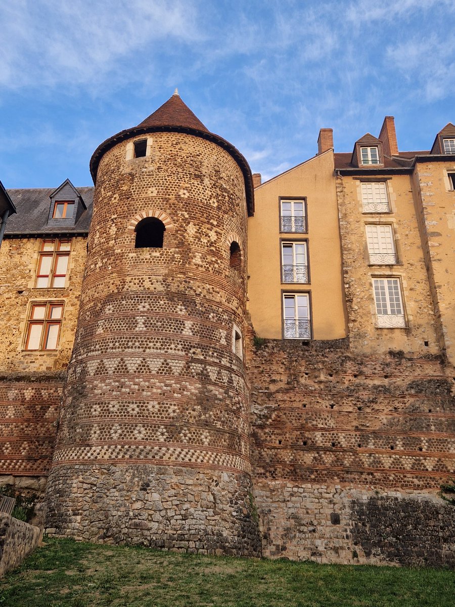 Thierry Le Chat (@thierrychanu) on Twitter photo Tombé sous le charme du Mans, avec, entre autres, son histoire qui remonte à l'antiquité, voir plus...
<a href="/c_vollaire/">Catherine Vollaire</a>, ta ville est vraiment très belle Tombé sous le charme du Mans, avec, entre autres, son histoire qui remonte à l'antiquité, voir plus...
<a href="/c_vollaire/">Catherine Vollaire</a>, ta ville est vraiment très belle
