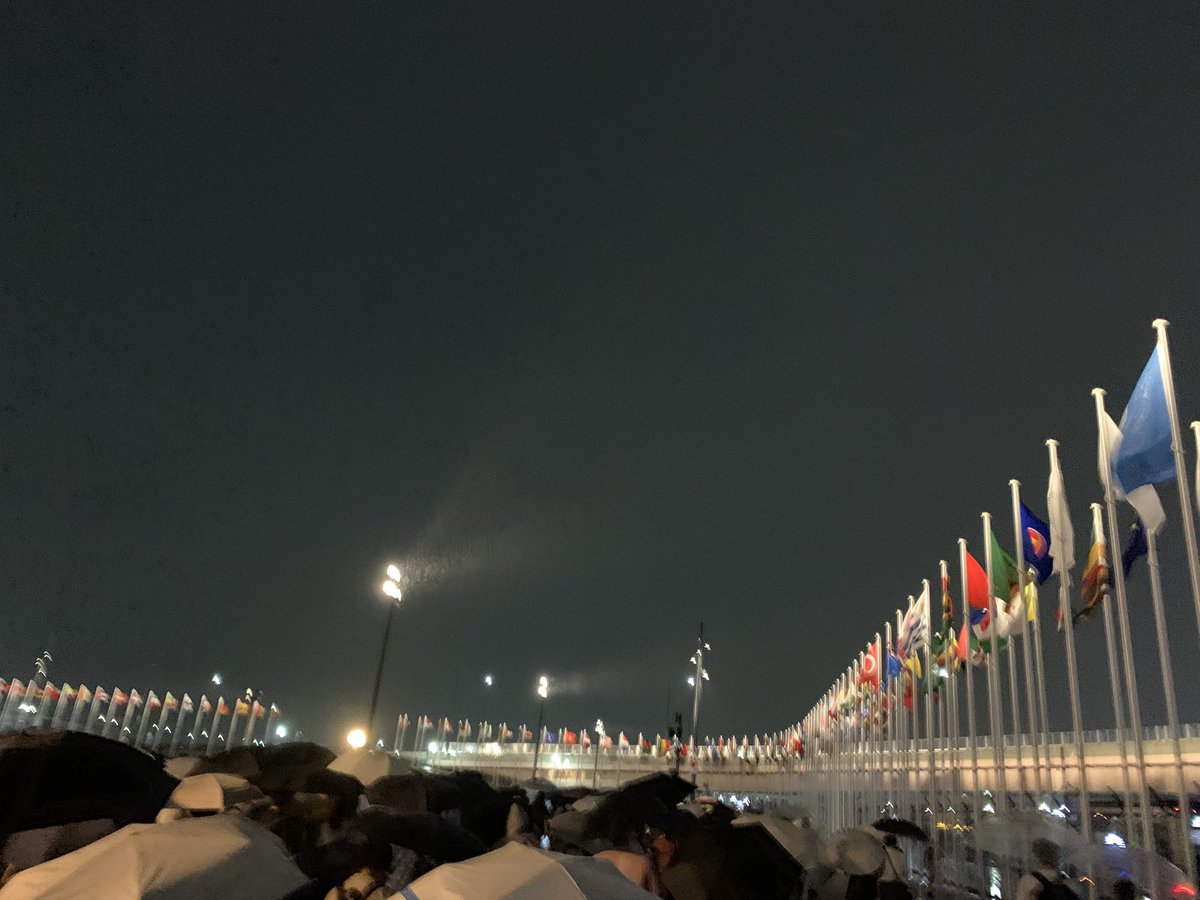 出国
大雨だ
