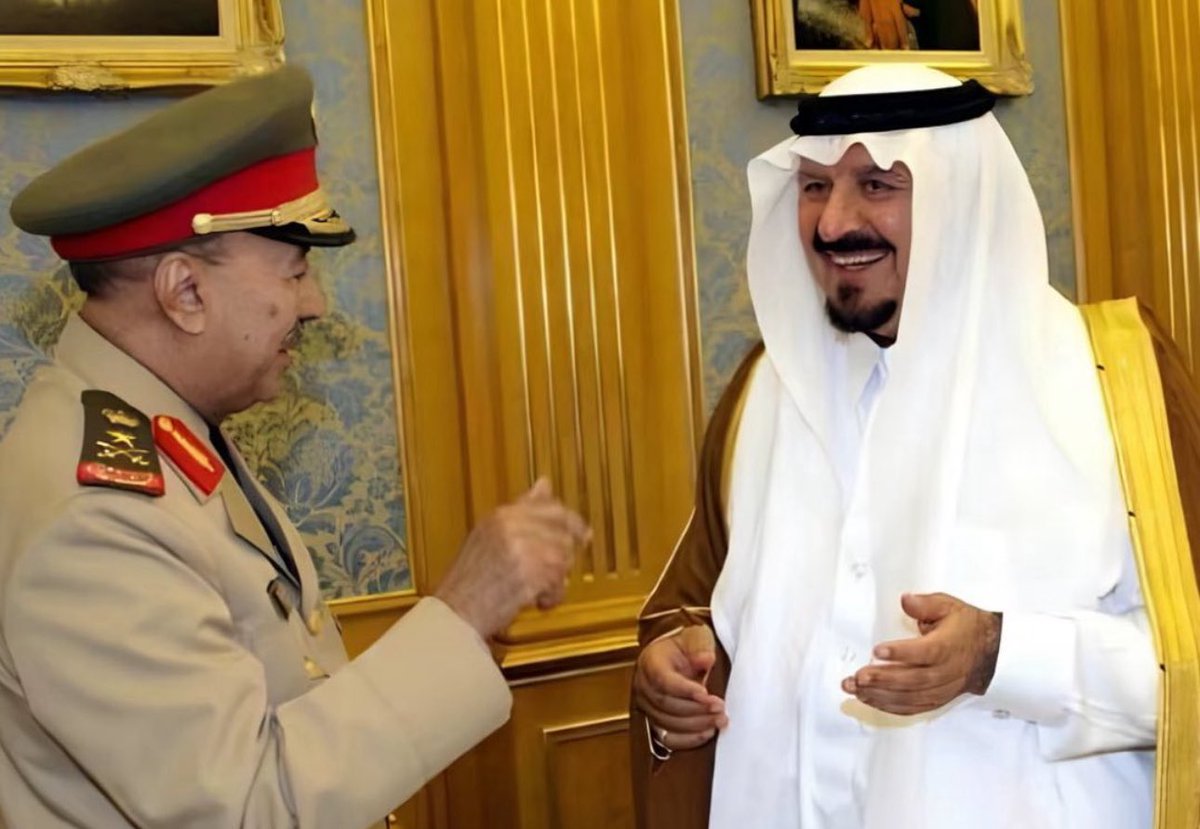 m6er1's tweet photo. انتقل إلى رحمة الله تعالى
الفري�� ركن #سلطان_بن_عادي 
نائب رئيس الأركان في المملكة
العربية #السعودية السابق 
حيث كان أحد ابرز القادة في 
تحرير منطقة #الخفجي
وتحرير دولة #الكويت 
#سلطان_بن_عادي_المطيري https://t.co/BxS0dC8B3I