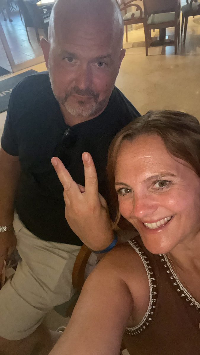 gotthegistofit's tweet image. Birthday today. My 46th one on earth and my 6th one with cancer.

Somewhere between going strong and hanging on! Fuck cancer!

Cheers everyone 

🎉