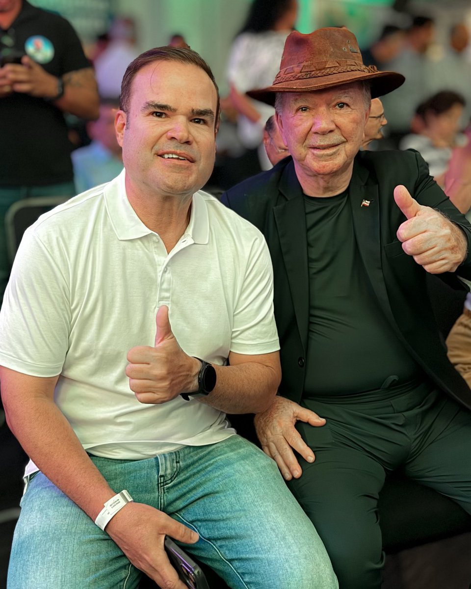 Meu pai, meu orgulho, minha referência na vida. Um feliz e especial Dia dos Pais, para o Bonitão, @joaoleaooficial, e para todos os pais. #felizdiadospais💙