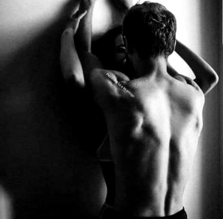 Perdere la testa per una donna che ama fare
sesso è facile ma, perdere la testa per chi sa masturbarti la mente ogni secondo della
giornata è divino, un orgasmo continuo ...
🪷❣️🔥

Web