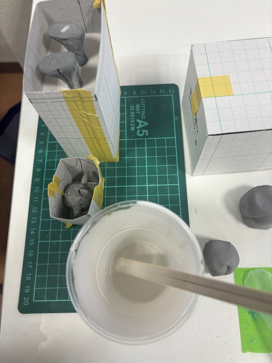 楽しいー楽しい3日間のガレージキット教室
型取りの流し込みの瞬間感動🥺でした。脳内にはなぜか、河村隆一さんの、♬I for youが、流れてきました。 #3日間のガレージキット教室