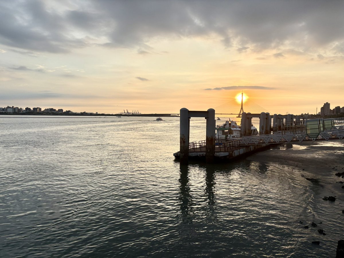 HSINPINGWANG119's tweet photo. @ren09211 Sunset 🌇 ocean 🌊 infinite healing power ❤️⚡️😌 A peaceful walk by the sea.
#STEPN #STEPNGO #STEPNAtTheBeach #BeachRoute #FSL #FSLMerch #BeachVibes #夏日海景 #海邊跑步 #海邊挑戰 https://t.co/QQNWFEKUeA