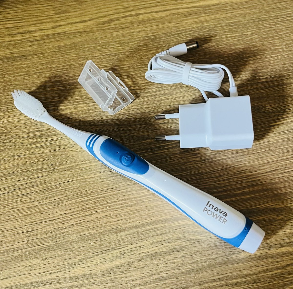 eddarmoune's tweet image. Découverte de la brosse à dents électrique premium. 
INAVA POWER  
PIERRE FABRE ORAL CARE 
Marque recommandé par les chirurgiens dentistes. 
@Influenster @PierreFabre #INAVA #rechargeable #assainissable #ergonomique #compacte #inavapower #BrosseADents #Buccodentaire