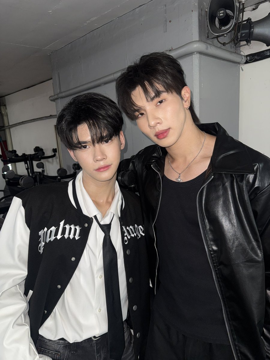 LongshiLee7's tweet photo. เจอกันคับเบ๊บเตง
DM BUSKING 1stTIME 
#DoctorsMineBUSKING https://t.co/PRBHeLQ93E