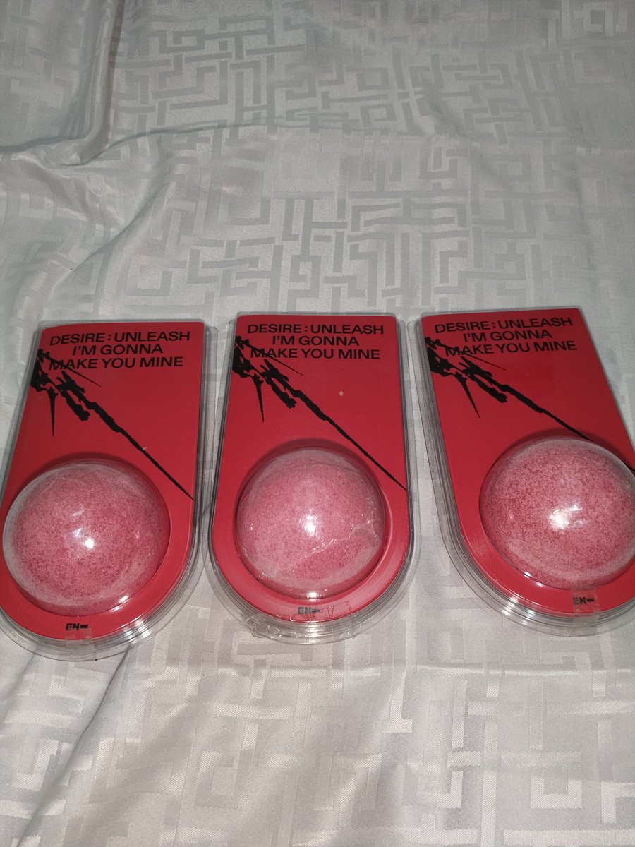 chinlovessnghn's tweet photo. wts lfb

enhypen desire unleash albums
sealed
x sensi

regular - 450 ea / 1200 set
engene ver - 350 ea
bath bomb - 700 ea
keyring - 500 https://t.co/t2QcuGxTg1