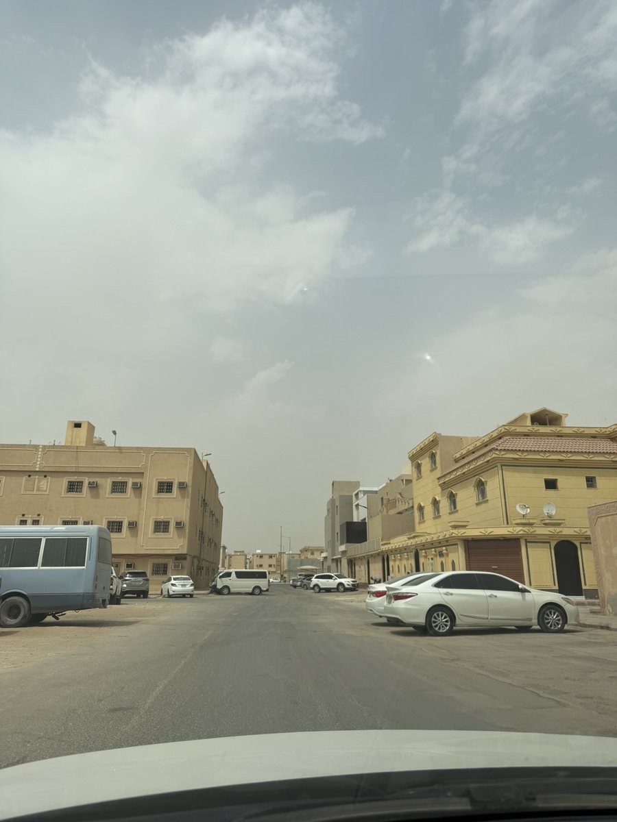 السحب الان على شرق الرياض وشمال شرقة