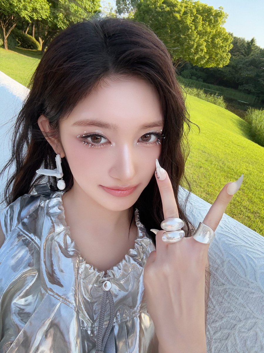 OHHH leeseo new discord post !!