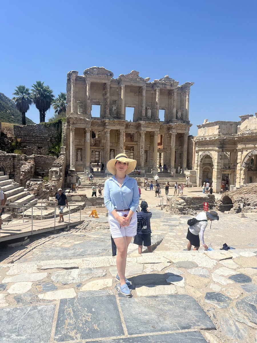 Good morning 
Today’s I ✅ this incredible place from my bucket list, Library of Celsus ancient city of Ephesus
