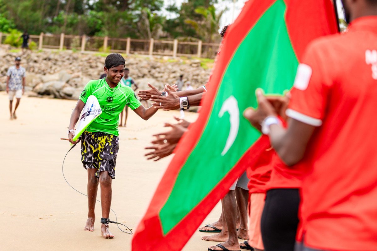 🇲🇻 #ASC2025 Day 6 Recap 🌊
Yoosuf Kayan &amp; Yasin Nashid reached the QFs — Maldives’ best this year 💪🔥 They were eliminated but made us proud!
All individual events done; Maldives is still in the ALOHA CUP TEAM EVENT tomorrow! 🏄‍♂️🏄‍♀️

#TeamMaldives