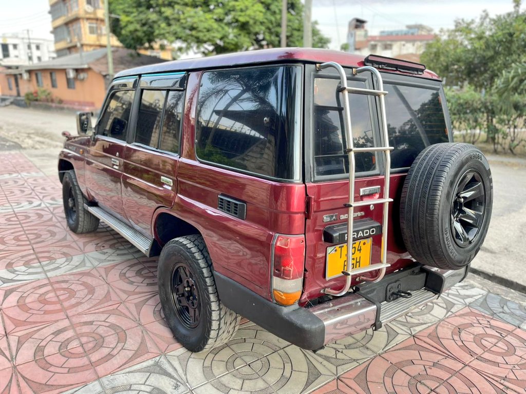 TOYOTA PRADO 🔥 🔥 

REG" #BGH

◾️CC. 3000
◾️FULL AC 🌧 
◾️ENGINE - 1KZ
◾️DIESEL ⛽️
◾️AUTOMATIC GEAR 
◾️ANDROID TV 🖥 🎶 
◾️FULL DOCUMENTS ✅️

BEI 15.5 MILIONI

NIKO NAYO 24HRS 

CALL/WHATSAPP-0719542184