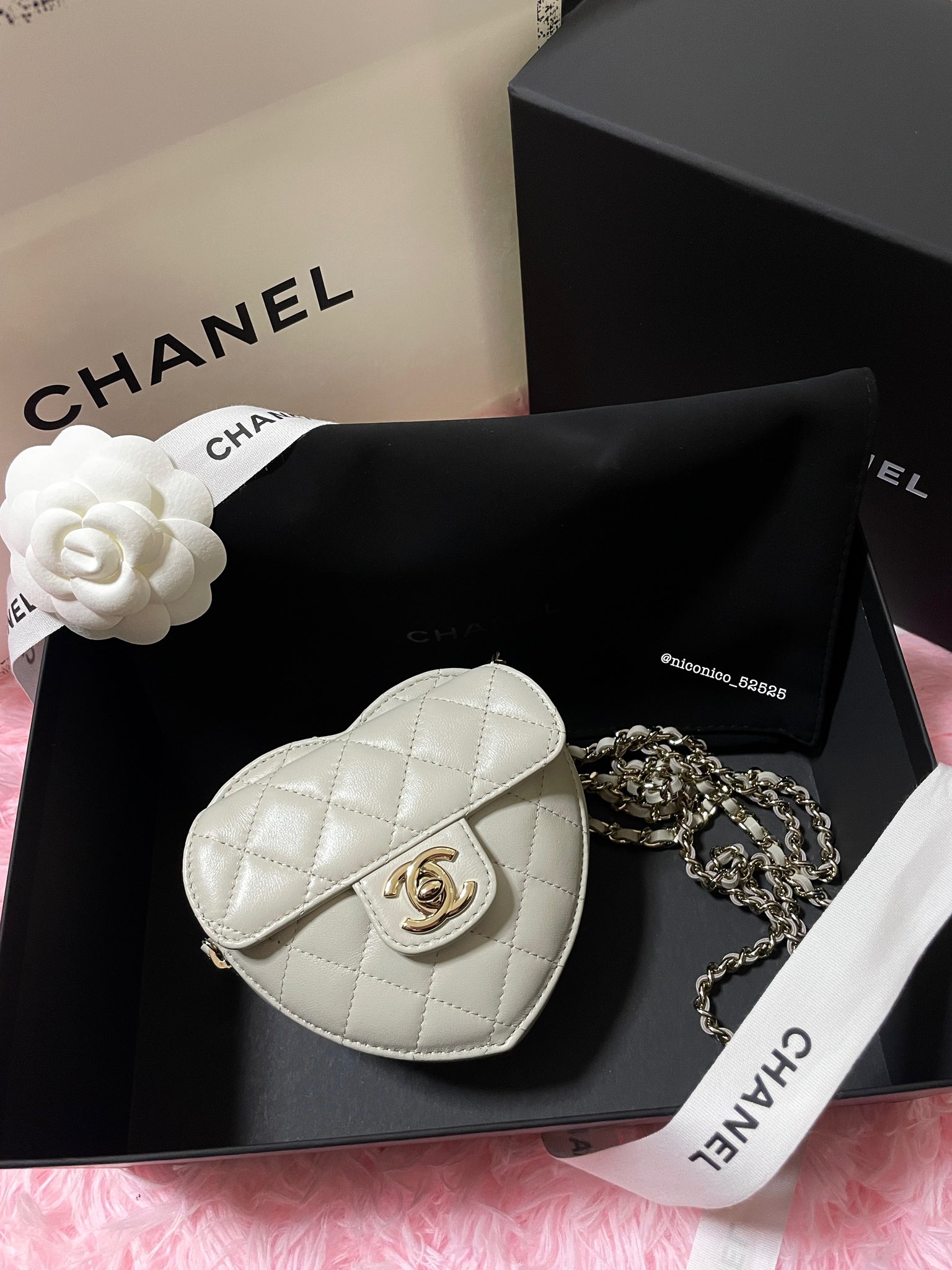 【限定！ハートのCCロゴ♡】CHANEL *ロングバニティバッグ 限定！ハートのCCロゴ♡】CHANEL *ロングバニティバッグ 限定