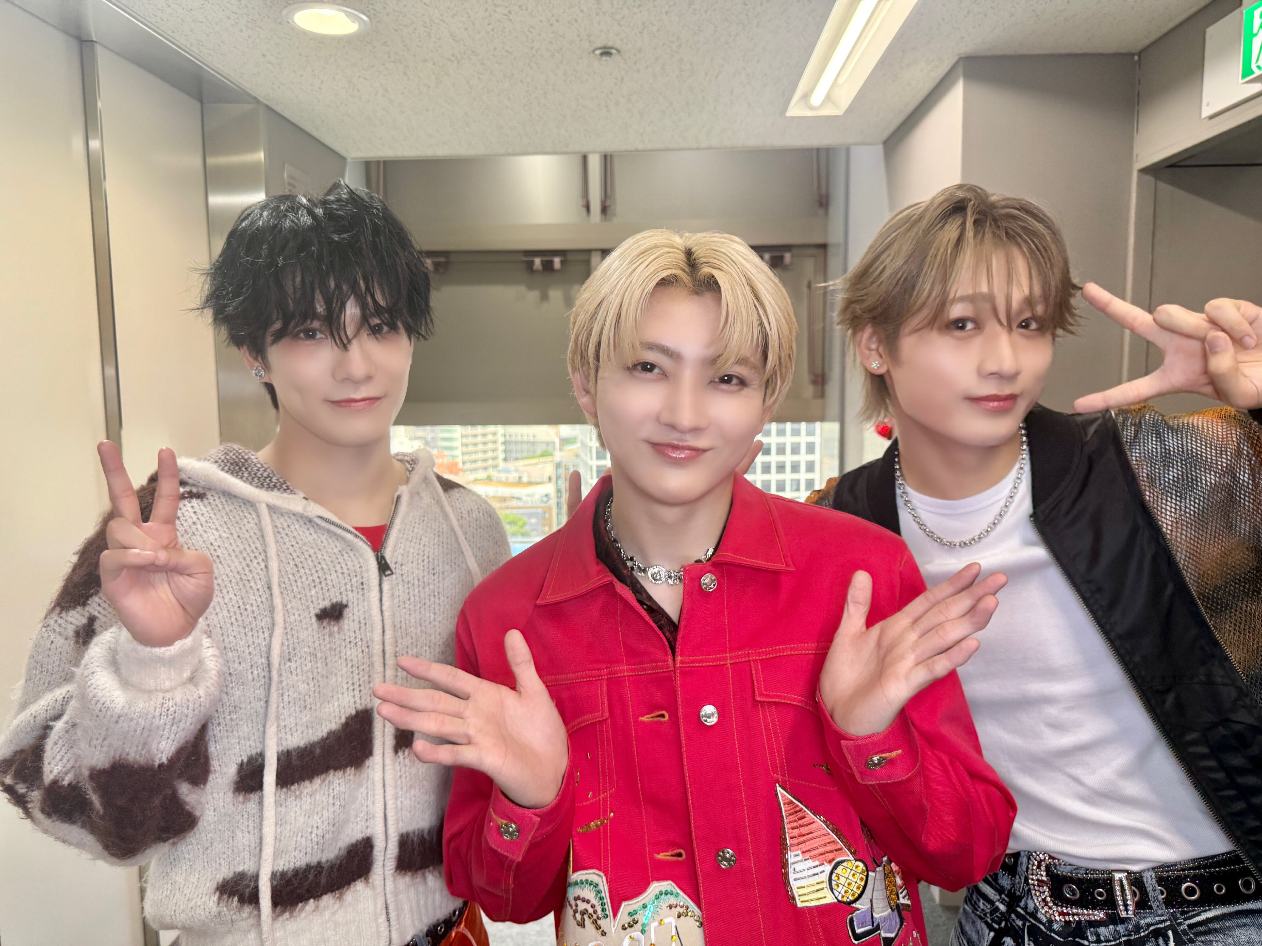 DXTEEN 写真 DXTEEN (@official_DXTEEN) / X