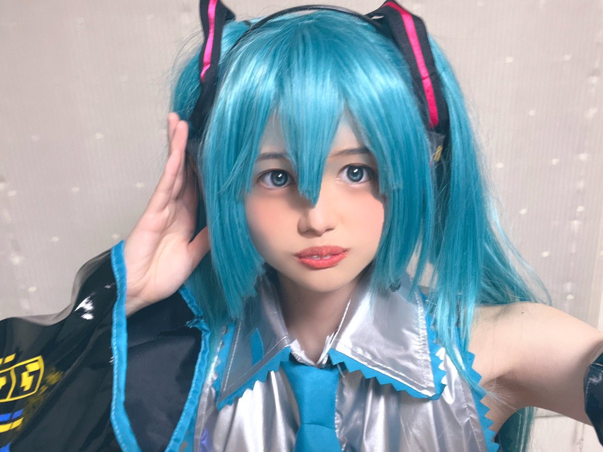 Tenzi_Iduru_104's tweet photo. ねえめちゃめちゃに加工したコス写より無加工の方がビジュ良くない！？？ https://t.co/GPNtDWgLzc