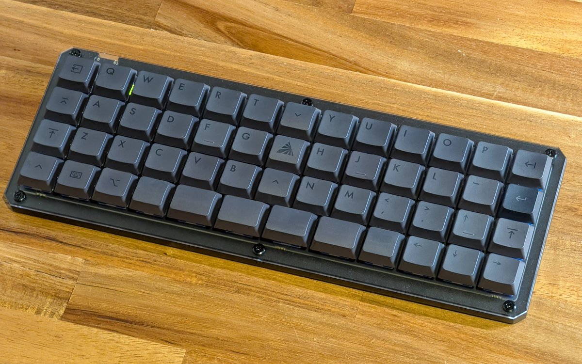 かみんぐすーん Keyboard : Focus40 Ortho Black edition Keycaps
