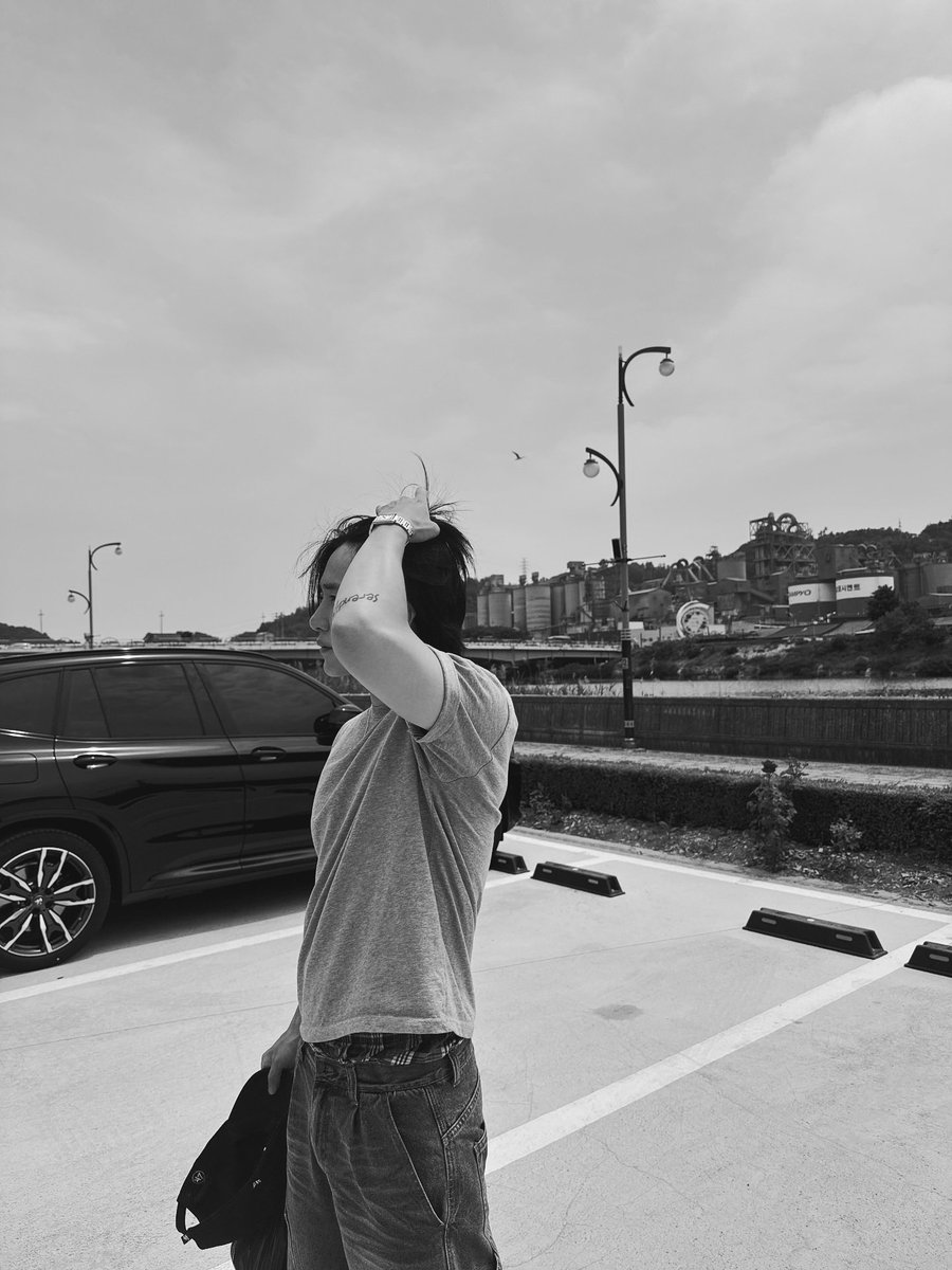 mohaa0222's tweet photo. 옆태 사랑단 https://t.co/DCjNmYRIYx