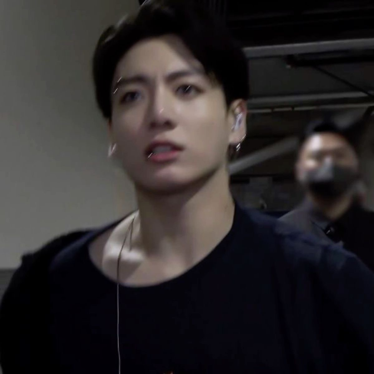 “뭐야 이게?”
-오빠 차 블랙박스.
“그러니까. 이걸 왜 뜯어왔는데.”
-고소장 좀 써줘 봐. 제일 빠른 걸로.
“또 시작이다...”

남친이 형사면 좋은 이유? 고소 용이.