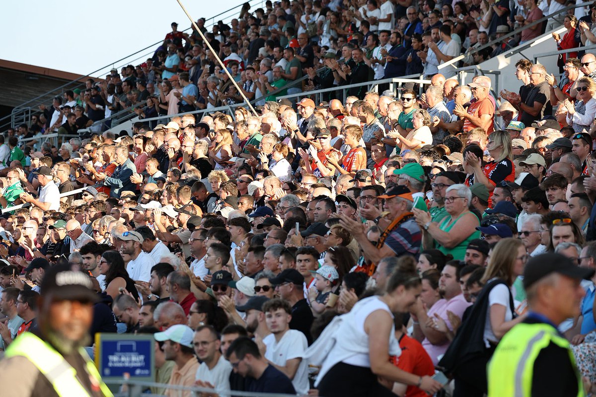 lamayenne's tweet image. 🙏 Merci au @stadelavallois pour l’hommage émouvant rendu à Gérard Dujarrier, vice-président du Conseil départemental de la Mayenne.

Partenaire historique, le Département souhaite une très belle saison aux Tango 🟠⚫️

📸 Stade Lavallois