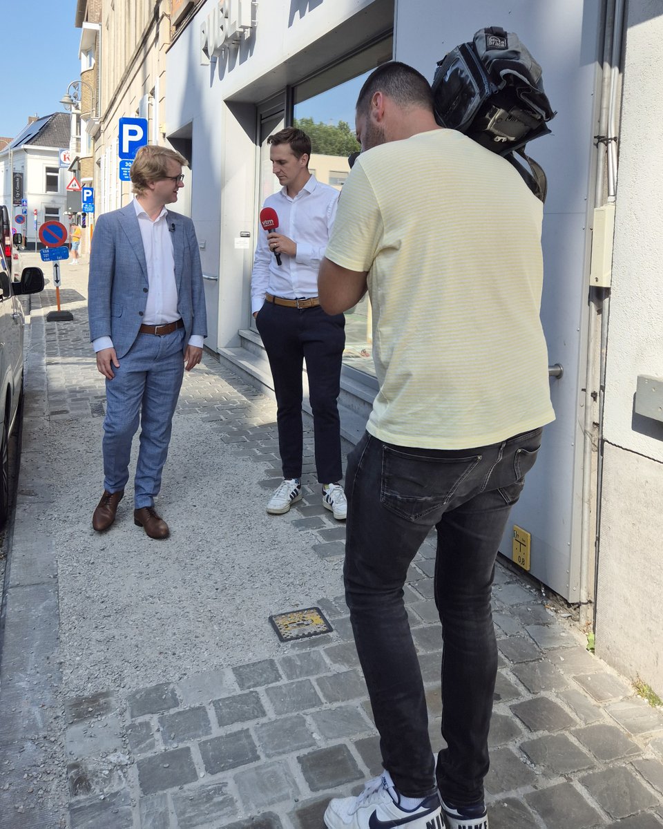 Losse tegels, verzakte voetpaden, werken die maanden aanslepen.
Met <a href="/cdenv/">cd&v</a> stellen we op <a href="/VTMNIEUWS/">VTM NIEUWS</a>  hoge boetes bij slecht werk voor, ook meer gemeentelijke controleurs en een digitaal platform voor opvolging &amp; klachten.
Een afsprakenkader zonder sancties is een papieren tijger.