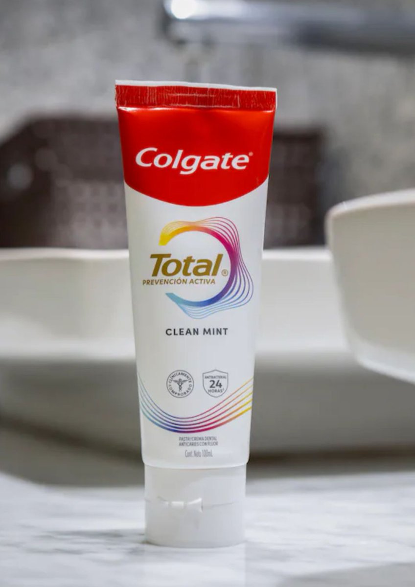 JazzNutrition's tweet photo. Estuve en @micomisariatoec del Paseo Shopping de Quevedo y la góndola donde exiben las pastas dentales de la línea Colgate, estaba a full de la #CleanMint, la que viene siendo denunciada desde hace más de un mes.
¿Dónde está la @DefPublicaEC para que tome acciones en este caso? https://t.co/nFlJCcdBb0