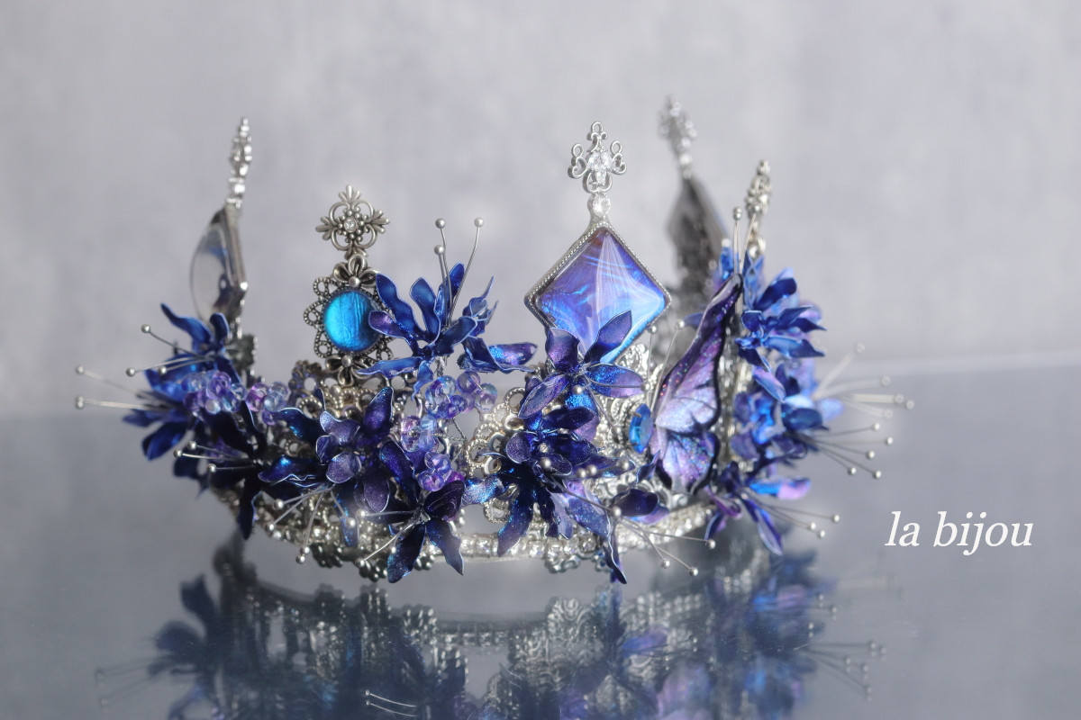 BijouThosoya's tweet image. 素敵なタグお借りします☆ 
#真夏の芸術納涼祭2025
青色のティアラたち。