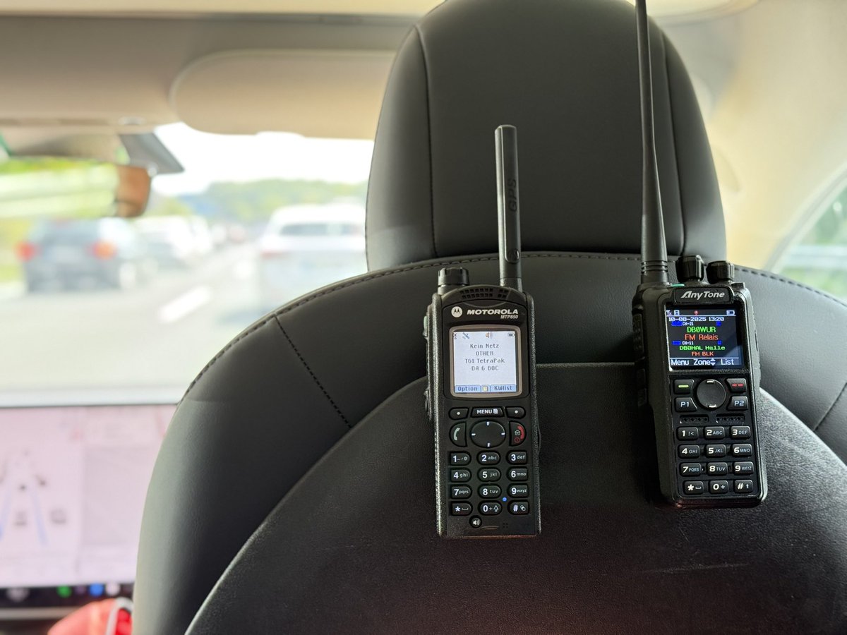 The holidays are over, and I'm on my way home with my family. I'm testing the Tetra network and APRS. There's a traffic jam on the A2 right now. 

#hanradio #amateurfunk #AmateurRadio