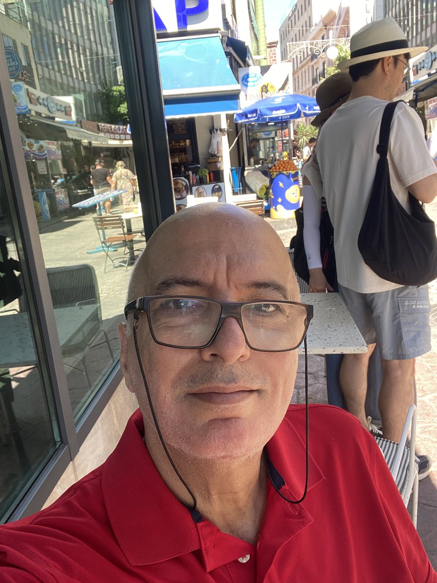 Pazar günü üniversite arkadaşları ilt buluşmaya giden @athanabiii